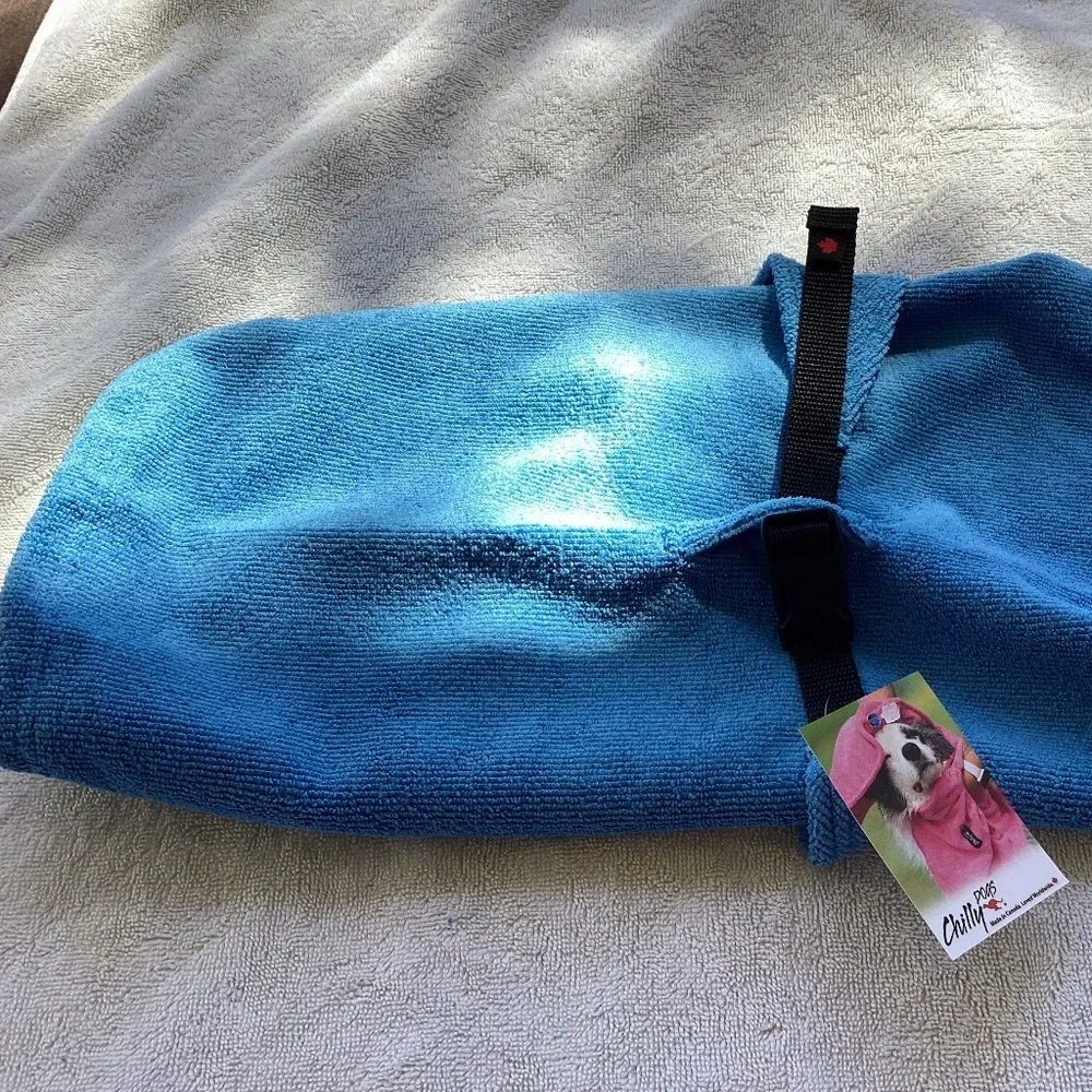 Chilly Dogs Soaker Robe - Picture 4 of 7